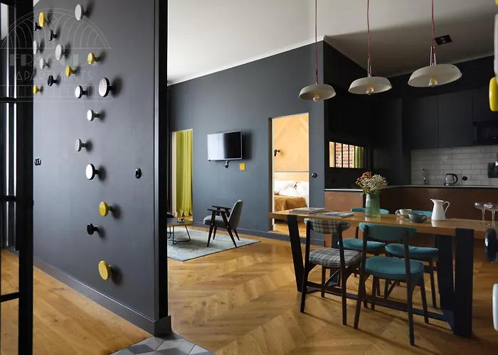 Goldfinger 3-Bed Unique In The Heart Of Podgorze